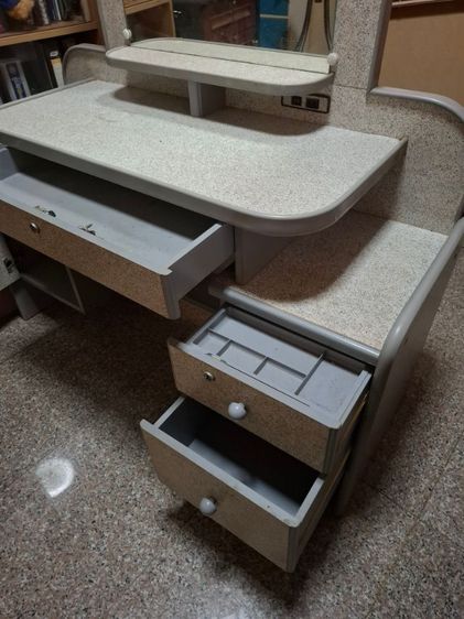 โต๊ะเครื่องแป้ง รูปที่ 4