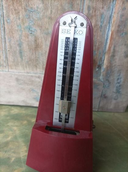 vintage metronome Seiko made in Japan ขนาด21x10x12cm ขาดฝาปิดหน้า สินค้ามือสองจากตู้ญี่ปุ่น
