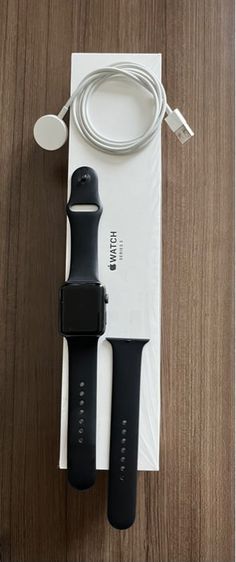 ซิลิโคน ดำ Apple Watch 3 สภาพดี การช้งานและแบตเตอรี่ปกติ