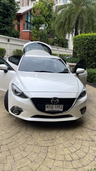 Mazda Mazda3 2015 2.0 C Sports เบนซิน ขาว รูปที่ 3