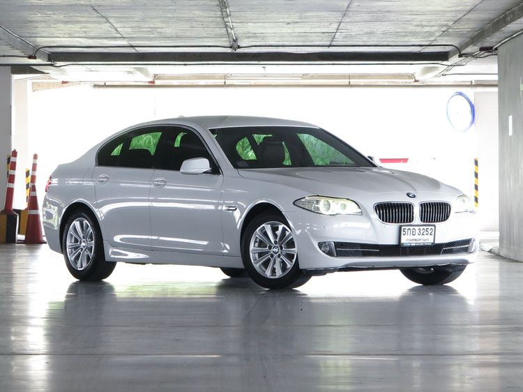 BMW Series 5 2012 520d Sedan ดีเซล ไม่ติดแก๊ส เกียร์อัตโนมัติ ขาว รูปที่ 1