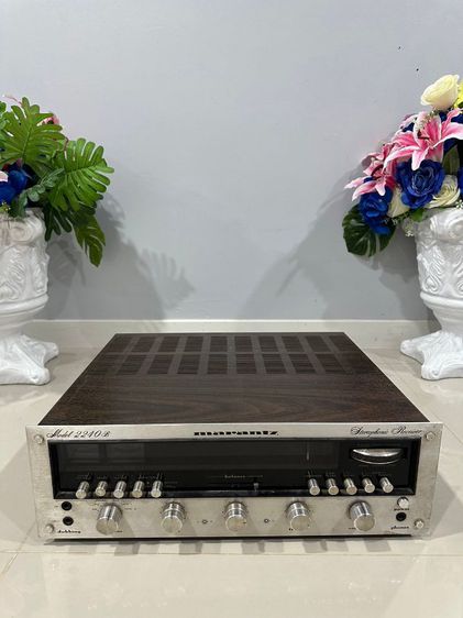 Marantz 2240B USA (1974):

Stereo Receiver ยุคปี70 เป็นรุ่นกลางใหญ่ในตระกูลซี รีย์ 22 กำลัง Power output: 40 watts per channel into 80stereo รูปที่ 2