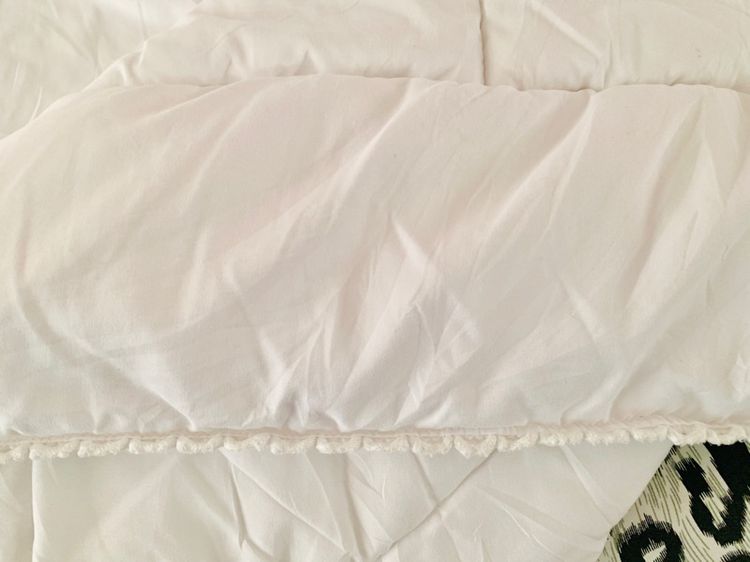 ผ้านวม หรือไส้ผ้านวม  ขนาด 5ฟุต สีขาวปักลายตารางทั้งผืน ยี่ห้อ BEDDING NARA (สภาพใหม่) (สินค้าหายาก) มือสองสภาพดี สินค้าญี่ปุ่น-เกาหลีแท้ รูปที่ 9