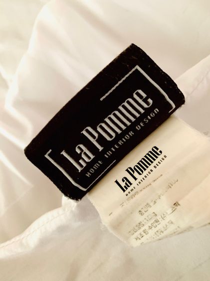 ผ้านวม หรือไส้ผ้านวม (ผืนยาวมาก) ขนาด 6.5-7ฟุต สีขาวปักลายเส้นกราฟฟิกทั้งผืน ยี่ห้อ La Pomme มือสองขายตามสภาพ สินค้าญี่ปุ่น-เกาหลีแท้ รูปที่ 10