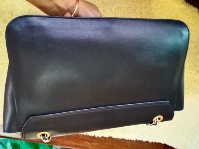 กระเป๋าสะพายยาวหนังแท้สีดำ gattinoni รูปที่ 2