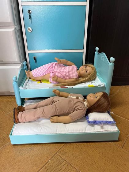 ตุ๊กตาและบ้านตุ๊กตา เตียงตุ๊กตา