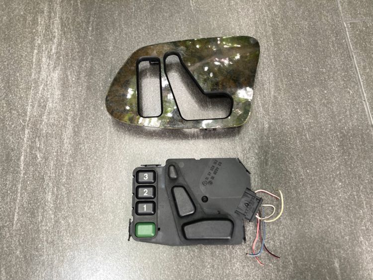 Benz W210 สวิตปรับเบาะไฟฟ้า ข้างซ้าย Memory 3 ปุ่ม พร้อมลายไม้ดำ Avantgarde E200 E230 E240 E220CDi รุ่นปี 1995-2002