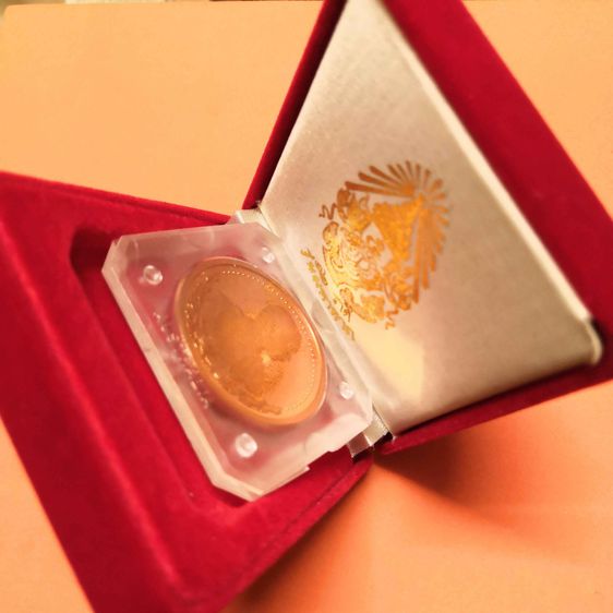 เหรียญ รัชกาลที่ 5 รุ่นมหาลาภ 12 ราศี เนื้อทองแดงขัดเงา ขนาด 3.2 เซน พร้อมกล่องเดิม รูปที่ 6