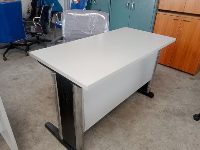 โต๊ะคอมพิวเตอร์ ไม้ ขาว โต๊ะเก้าอี้