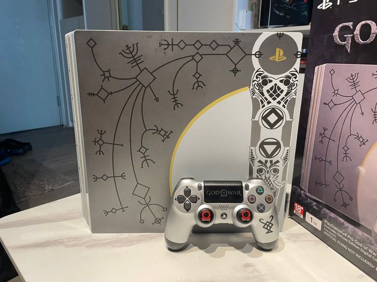 PlayStation 4 pro limited edition god of war รูปที่ 1