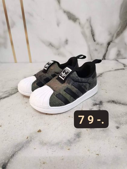 Adidas อื่นๆ ดำ ขายรองเท้าของลูกชายครับ 🎉🎉  คู่ละ​ 7 9​ 