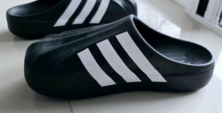 ขายรองเท้าแตะ Adidas แท้ 100  รุ่น Adifom Superstar Mule  สภาพ 99 รูปที่ 5