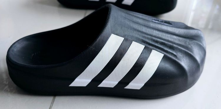 ขายรองเท้าแตะ Adidas แท้ 100  รุ่น Adifom Superstar Mule  สภาพ 99 รูปที่ 3