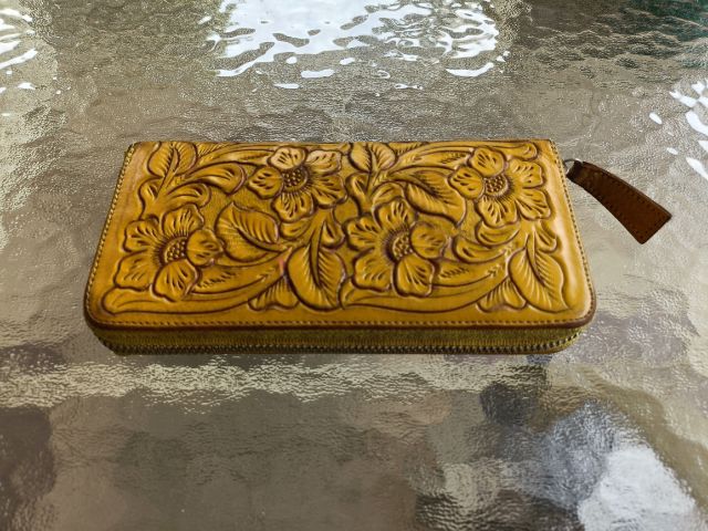 Carving Tribes yello flower wallet