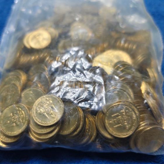 เหรียญไทย เหรียญถุง 25 สตางค์กาญจนาภิเษก
สภาพใหม่(400เหรียญ)
ขาย 1,200 บาทไม่รวมส่งค่ะ