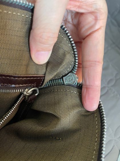 กระเป๋า Fendi zucca handbag 💯 รูปที่ 10