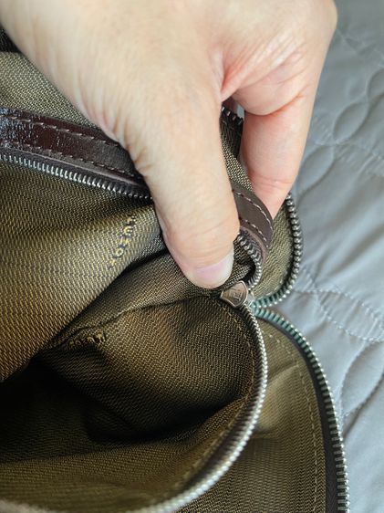 กระเป๋า Fendi zucca handbag 💯 รูปที่ 12