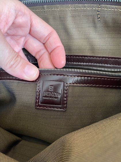 sale 💯กระเป๋า Fendi zucca handbag 💯 รูปที่ 9
