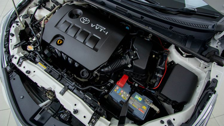 Toyota Altis 2017 1.8 E Sedan เบนซิน เกียร์อัตโนมัติ ขาว รูปที่ 4