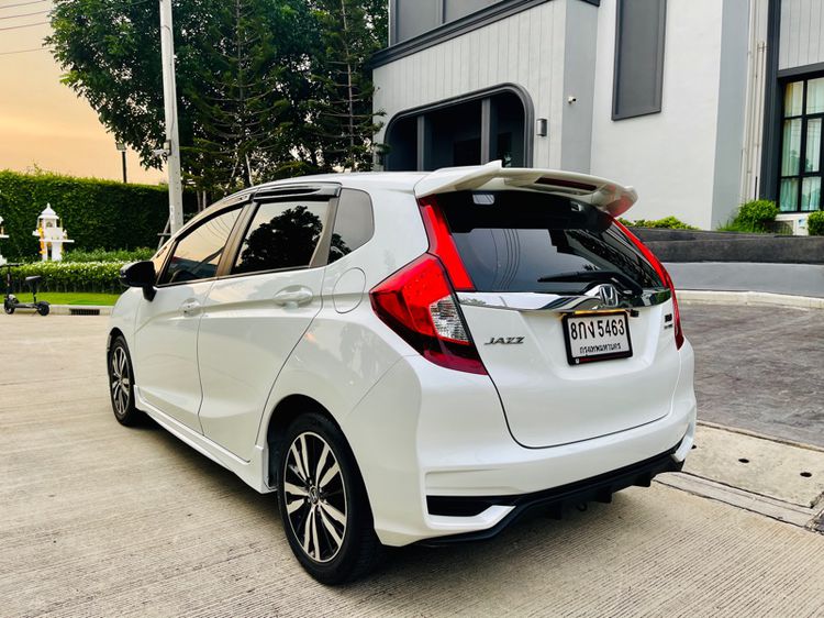 Honda Jazz 2019 1.5 RS i-VTEC Sedan เบนซิน ไม่ติดแก๊ส เกียร์อัตโนมัติ ขาว รูปที่ 4