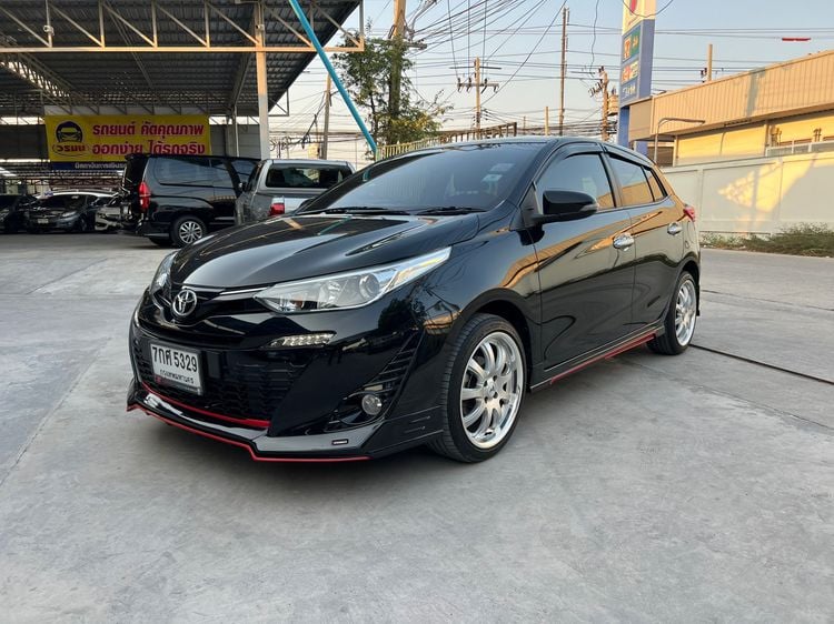 Toyota Yaris 2018 1.2 G Sedan เบนซิน ไม่ติดแก๊ส เกียร์อัตโนมัติ ดำ รูปที่ 2