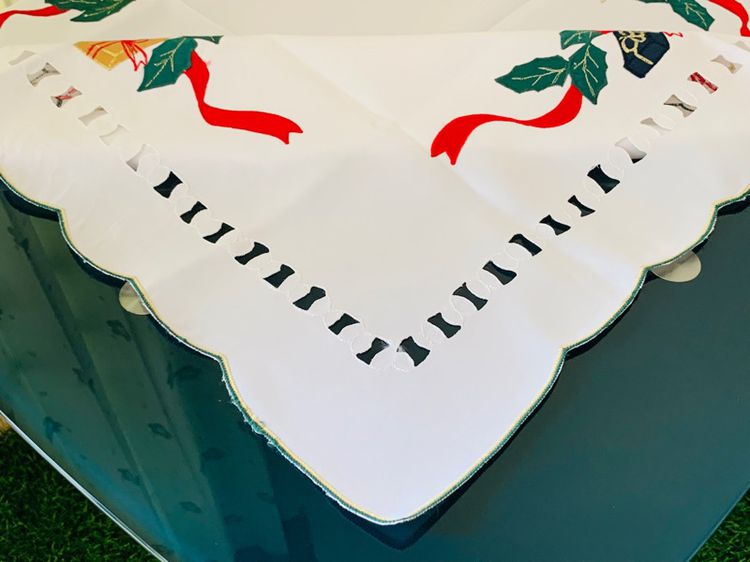 ผ้าปูโต๊ะ สีขาวปักลายกล่องของขวัญขอบโค้งรอบด้าน (ใหม่) มือสองสภาพดี สินค้าญี่ปุ่น-เกาหลีแท้ รูปที่ 7