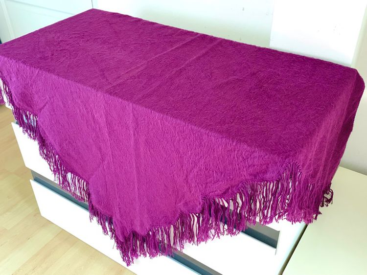 ผ้าปูโต๊ะ ชั้นวางของ ทรงสามเหลี่ยม (ผืนใหญ่มาก) สีม่วงชายริ้ว ยี่ห้อ AKPACA CAMARGO (Made in Peru) (สภาพใหม่) รูปที่ 2