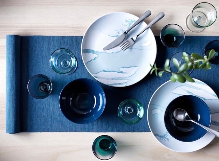 ผ้าคาดโต๊ะ หรือแผ่นรองจาน (ผืนยาว) สีน้ำเงิน ยี่ห้อ IKEA (MARIT) มือสองสภาพดี สินค้าญี่ปุ่น-เกาหลีแท้