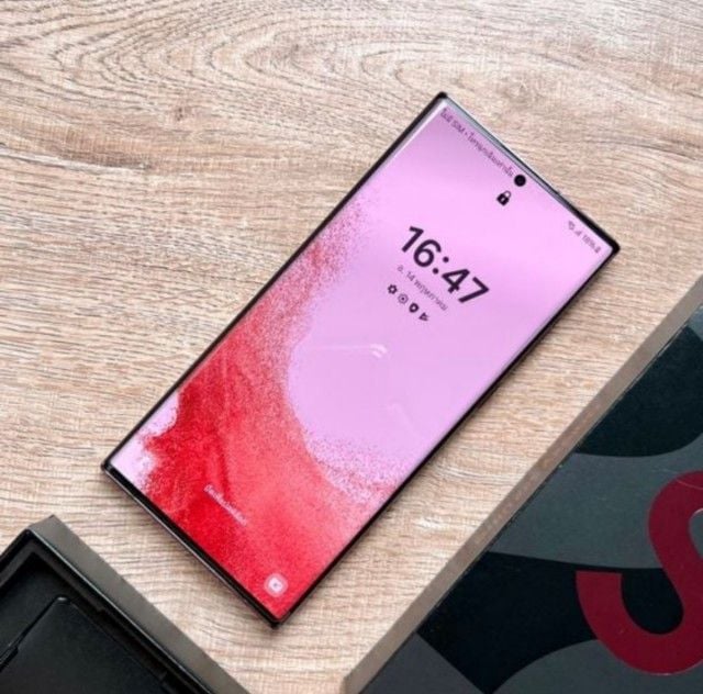Samsung Galaxy S22 Ultra 128 GB Sumsung S22 U 128gb สีแดง ซื้อเดือน มีนาคม วันที่29 ปี67