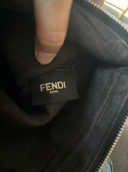 กระเป๋าถือ Fendi Face Clutch แท้ รูปที่ 5