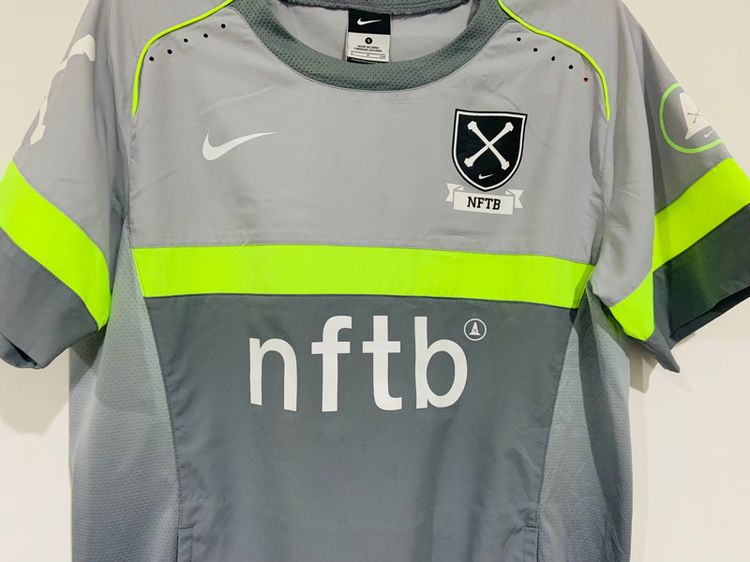 เสื้อฟุตบอล NFTB แท้ 💯 size S ขนาด อก 21 ยาว 27 นิ้ว สภาพใหม่มาก มีกระเป๋าข้างตัว ดีเทลสวย เนื้อผ้าดีมาก หายากน่าสะสมครับ รูปที่ 2