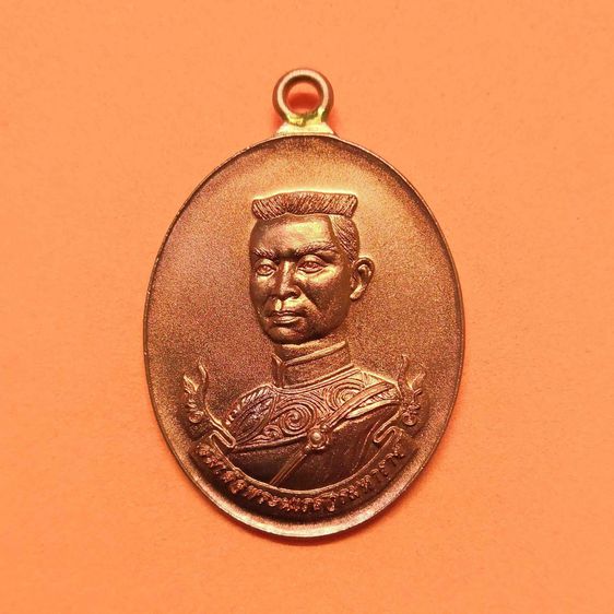 เหรียญ พระนเรศวรมหาราช กองบัญชาการกองทัพไทย พศ 2559 เนื้อทองแดง สูงรวมห่วง 3.4 เซน พร้อมกล่องเดิม
