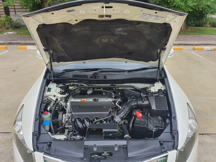 Honda Accord 2011 2.4 EL NAVI Sedan เบนซิน ไม่ติดแก๊ส เกียร์อัตโนมัติ ขาว รูปที่ 2