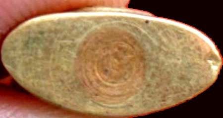 พระกริ่งเล็ก แบบปั๊มมีหูห้อยในตัว ตัวหนังสือนูน ปี๒๕๐๘ เนื้อทองเหลือง หลวงพ่อพุทธโสธร ฉะเชิงเทรา รูปที่ 3