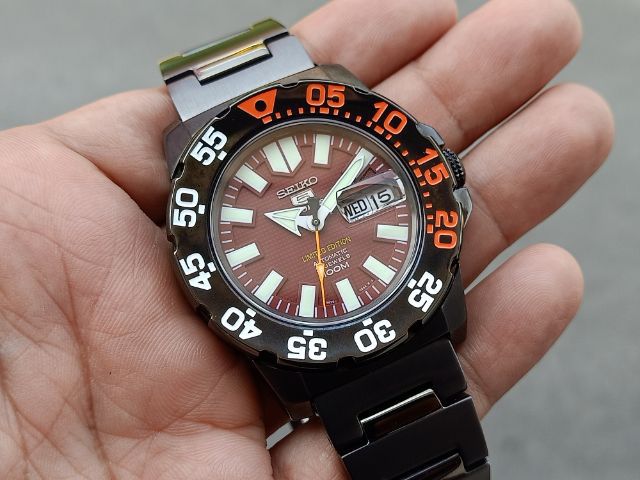 Seiko Mini Monster Burgundy SNZH49 Limited Edition  รูปที่ 5