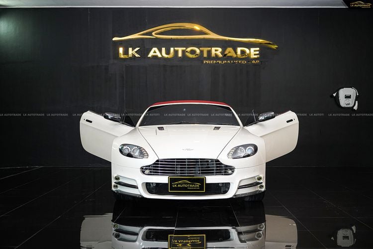 รถ Aston Martin V8 Vantage 4.7 สี ขาว