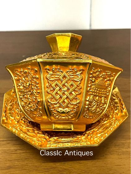 ถ้วยน้ำชา แปดเหลี่ยม กะไหล่ทอง ลายของมงคลแปดอย่าง รูปที่ 8