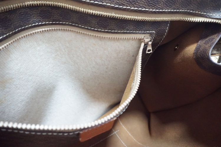 กระเป๋าซีลินสะพายขั้นไหล่   Vintage CELINE Macadam pattern shoulder bag  🎀 รับประกันงานแท้ รูปที่ 13