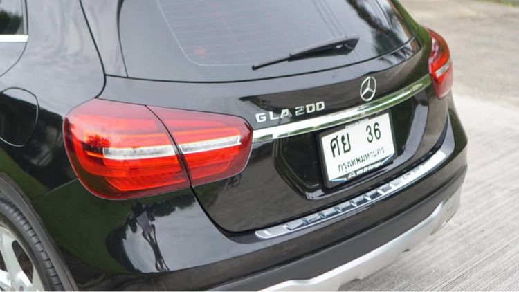 Mercedes-Benz GLA-Class 2018 GLA200 Utility-car เบนซิน ไม่ติดแก๊ส เกียร์อัตโนมัติ ดำ รูปที่ 4