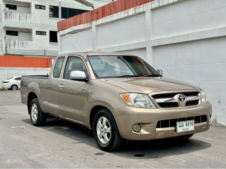 Toyota Hilux Vigo 2004 2.5 E Pickup ดีเซล ไม่ติดแก๊ส เกียร์ธรรมดา บรอนซ์ทอง