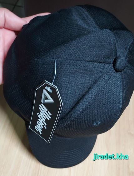 หมวกแก๊ปสีพื้น ไม่มีลวดลาย มีสินค้าสีดำ สินค้าใหม่ เนื้อผ้าคุณภาพดี ด้านหลังมีตัวเลื่อนปรับระดับได้ (Limited) รูปที่ 1