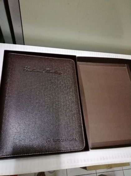 ไดอารี่​ปกหนังอย่างดี Krungsri​ Exclusive​ Banking​ ดูดีมีระดับ​ มีซิปรูด​ พร้อมที่ใส่นามบัตร​ บรรจุในกล่องอย่างดี รูปที่ 4