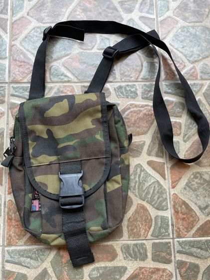 กระเป๋าสะพายข้างลายพรางทหารของอเมริกา Military Shoulder Bag BBC Camouflage Woodland Made In Usa