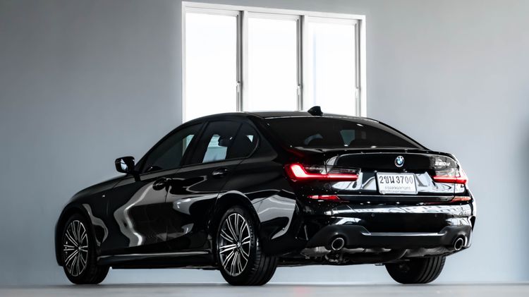 BMW Series 3 2022 320d Sedan ดีเซล ไม่ติดแก๊ส เกียร์อัตโนมัติ ดำ รูปที่ 4
