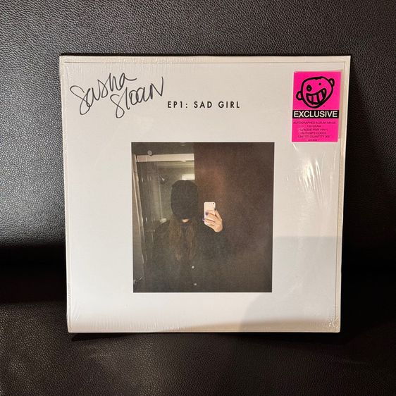 ภาษาอังกฤษ ขายแผ่นเสียงแผ่นซีลมีลายเซ็นต์ หายาก นักร้องวัยรุ่นเสียงดี Sasha Sloan ‎EP1 Sad Girl signed print. Limited to 300 LP vinyl USA 🇺🇸 ส่งฟรี