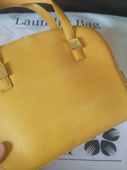กระเป๋า​แบรนด์​ฝรั่งเศส​สีเหลืองสด รูปที่ 4