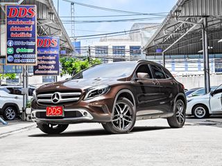 Benz GLA 200 (MNC) ปี 2017 รถออกศูนย์ Suanluang Autohaus วิ่งน้อยเพียง 97,000 กม.