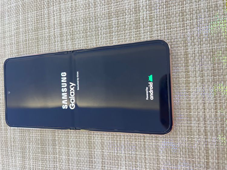 Samsung Z Flip5สีทอง256gb รูปที่ 7