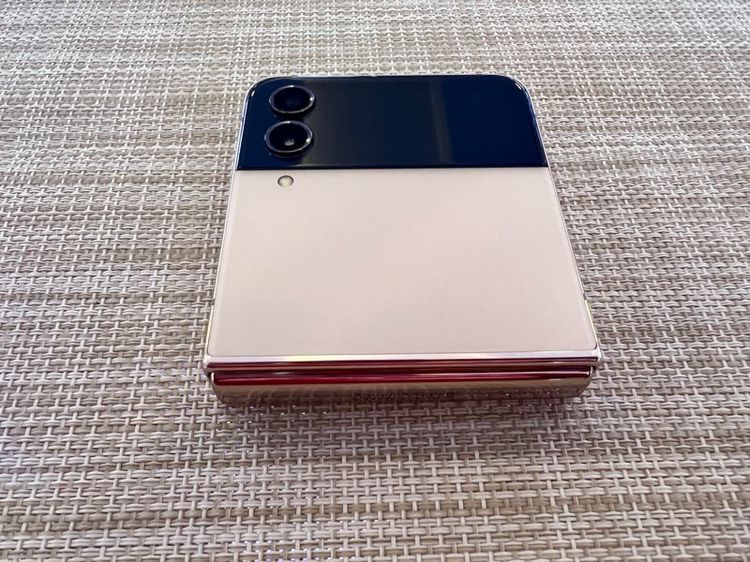 Samsung Z Flip5สีทอง256gb รูปที่ 1