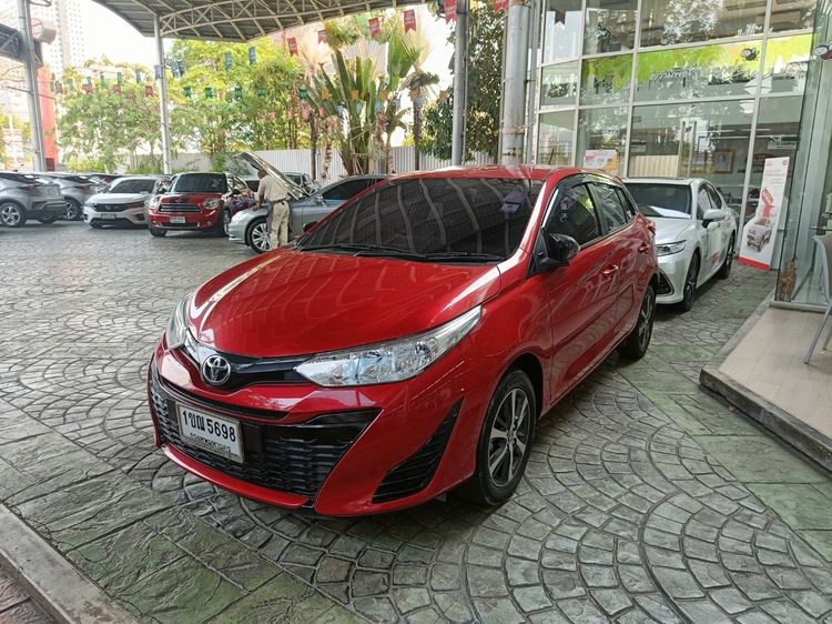 Toyota Yaris 2020 1.2 Mid Sedan เบนซิน ไม่ติดแก๊ส เกียร์อัตโนมัติ แดง รูปที่ 2